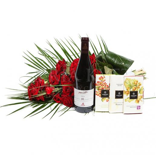 Darčekový set VIP zložený z kytice, vína a čokolád